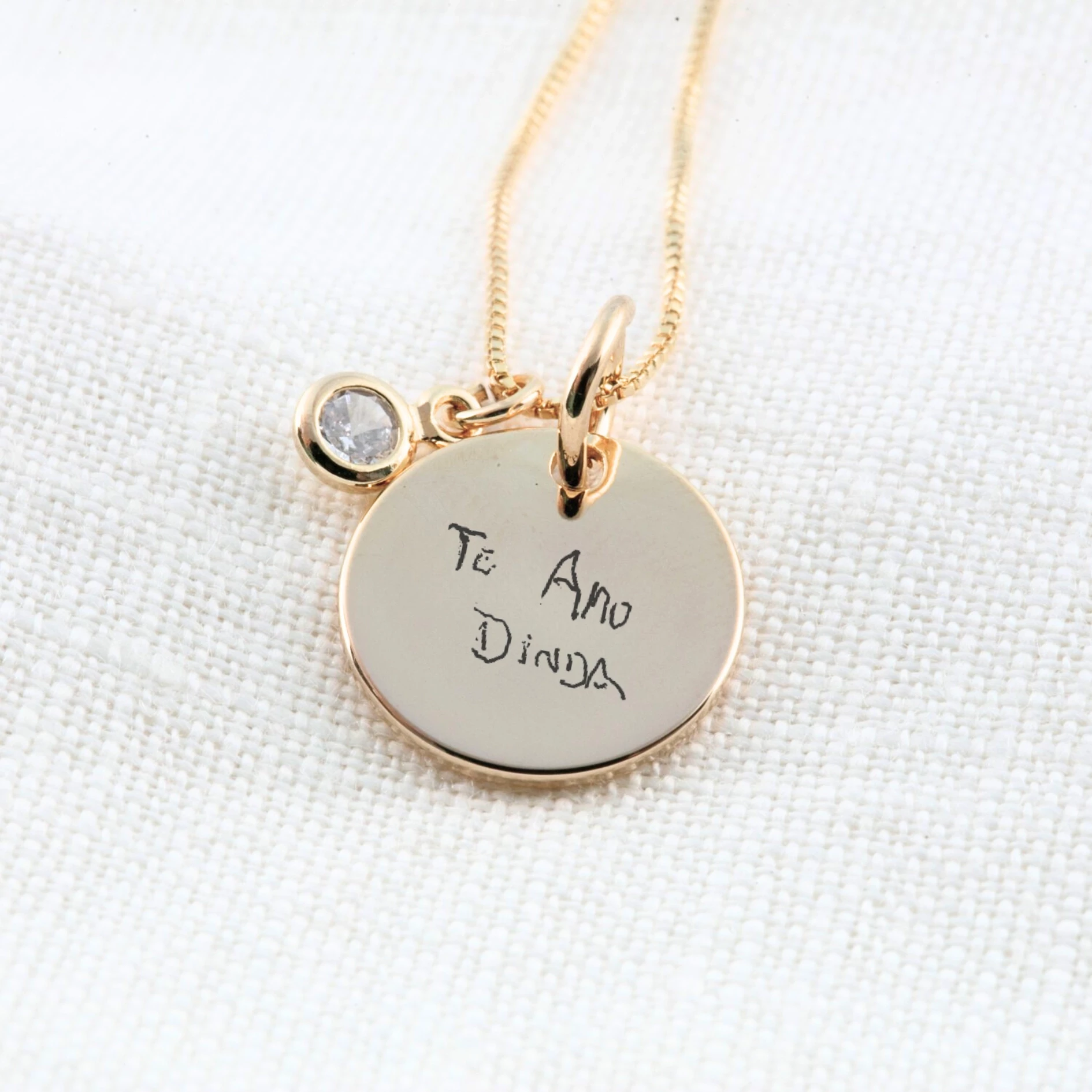Pingente com TEXTO para pulseira - Redondo Dourado